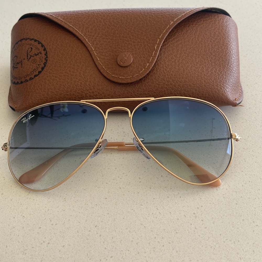 Rayban sunglasses: Aviator